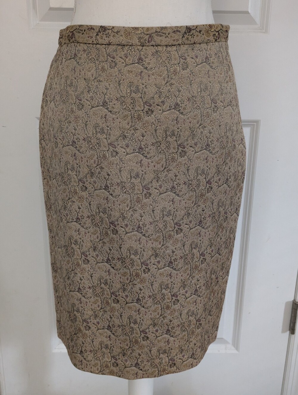 LOFT Ann Taylor Jacquard Floral Tapestry Pencil Skirt Lined Taupe Gold - 2